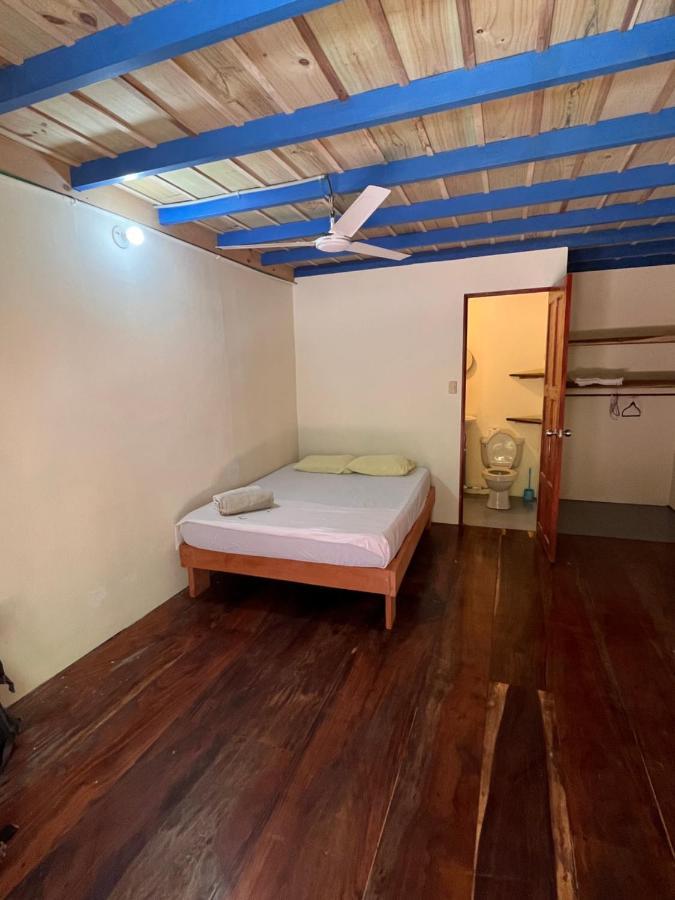 Hostel Tuanis Surf Camp Playa Santa Teresa  Eksteriør bilde